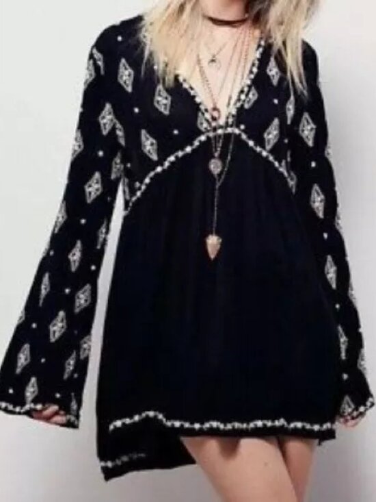 Free People Dresses & Skirts - Free People Diamond Embroidered Tunic Bell Sleeve Black Dress XS